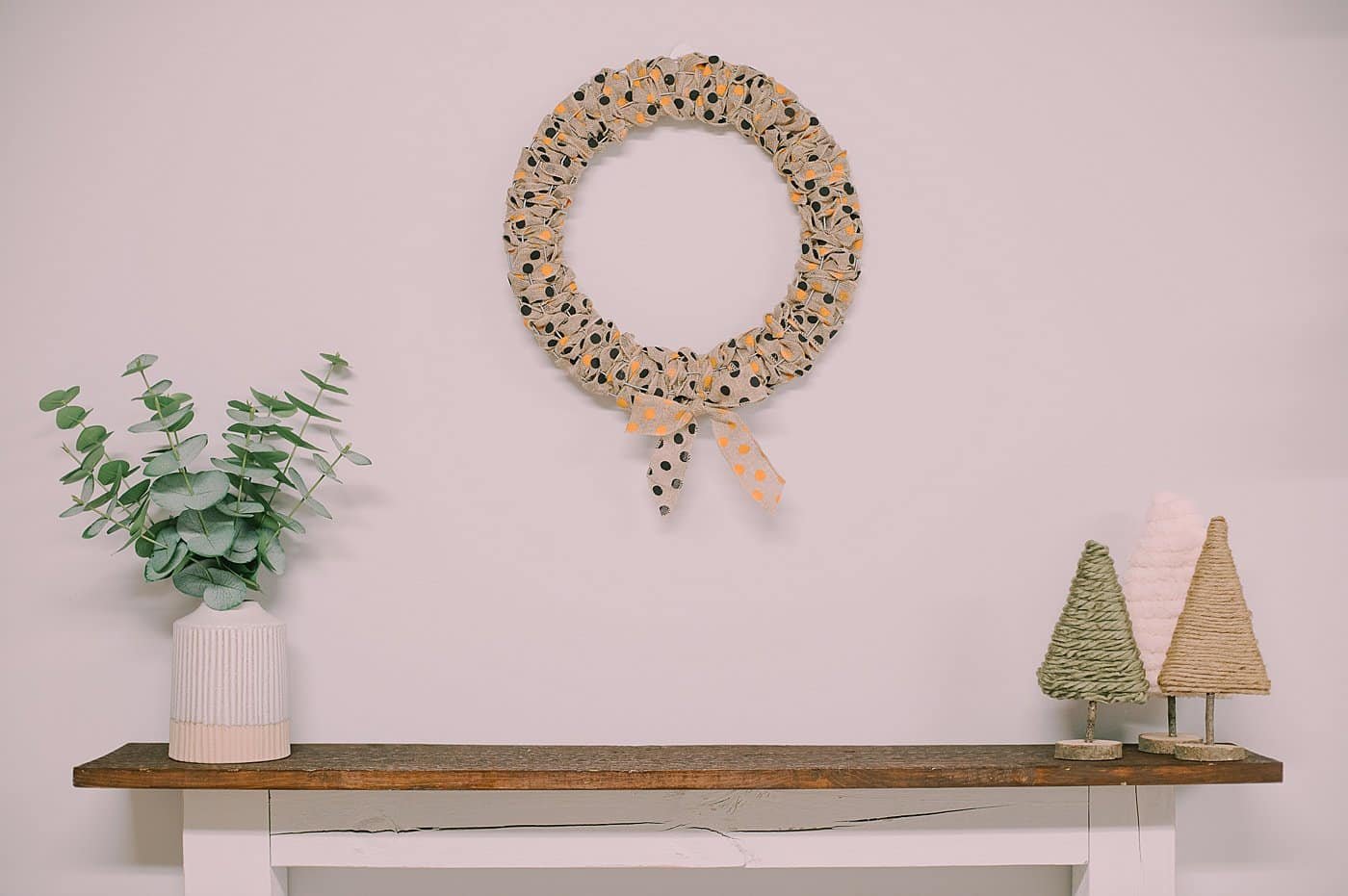 How to Make a Burlap Halloween Wreath.