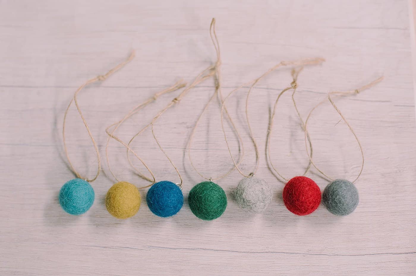 How to make felt ball ornaments for the Christmas Tree.