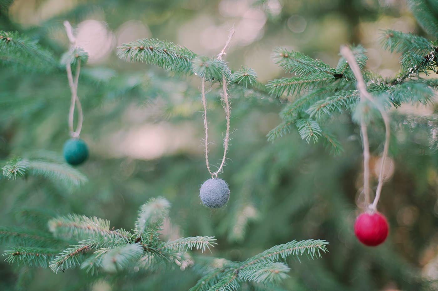 How to make felt ball ornaments for the Christmas Tree.