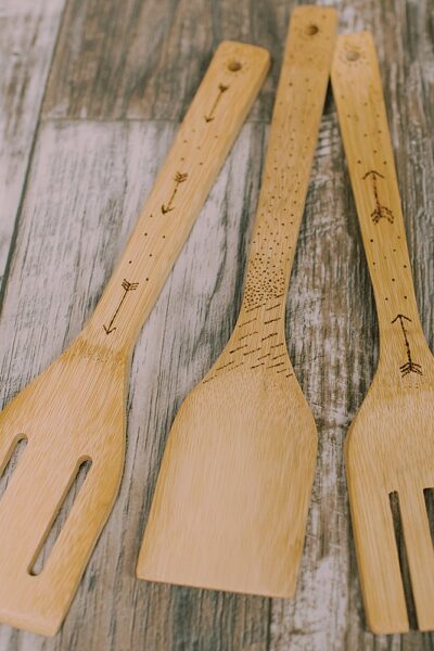 How to make a woodburned wooden utensil wall hanging