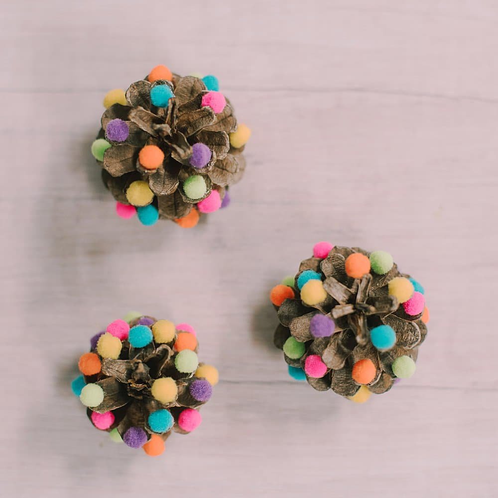 How to Make Mini Pompom Pinecone Trees