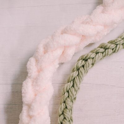 How to Make a DIY Finger Knit Garland with Chunky Yarn