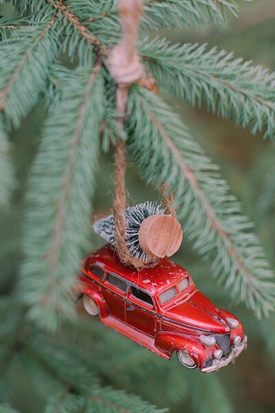 Transform old matchbox cars into festive ornaments with bottle brush trees using our DIY guide. Revive memories in your holiday decor!
