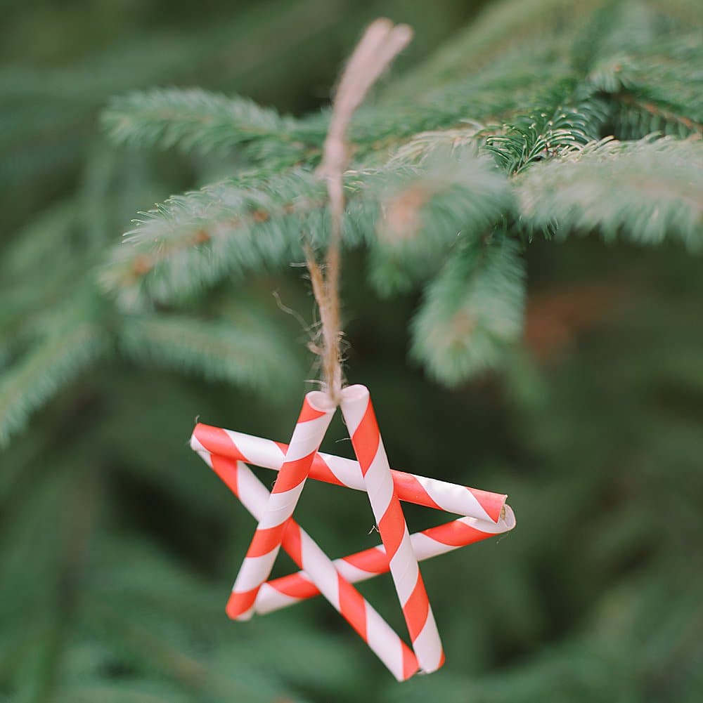 How to Make a Drinking Straw Star Ornament for the Christmas Tree.