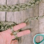 How to make a DIY finger knit yarn garland.