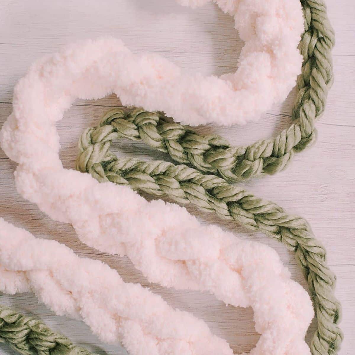 How to make a DIY chain stitch garland with chunky yarn.