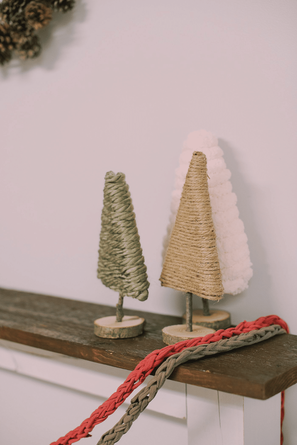 How to Make a Finger-Knit Garland using T-Shirt Yarn