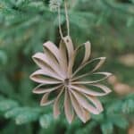 How to make flower ornaments using recycled toilet paper tubes.
