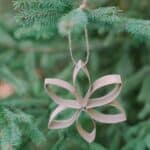 How to make flower ornaments using recycled toilet paper tubes.