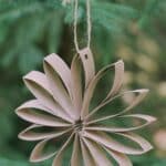 How to make flower ornaments using recycled toilet paper tubes.