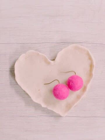 How to make a salt dough jewelry dish.